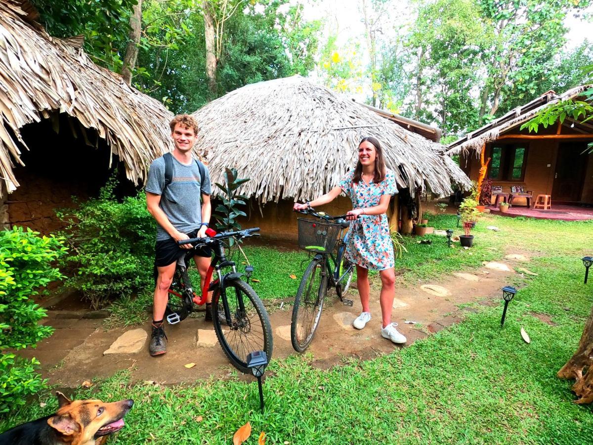 Hasthi Safari Cottage Udawalawe Buitenkant foto