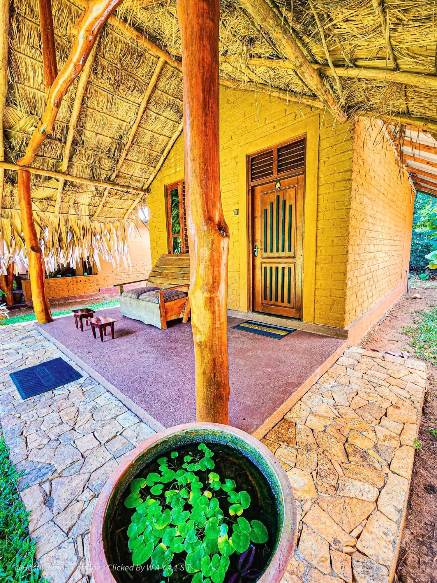 Hasthi Safari Cottage Udawalawe Buitenkant foto