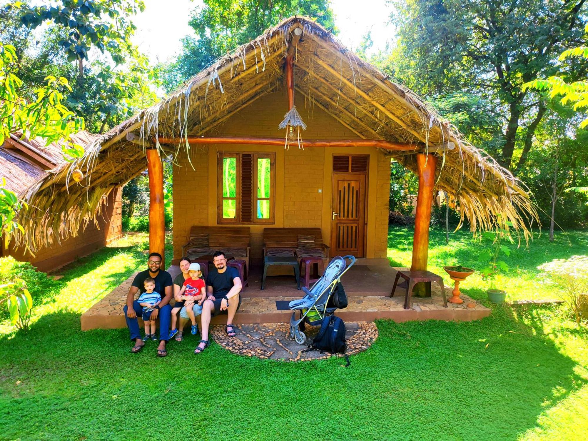 Hasthi Safari Cottage Udawalawe Buitenkant foto